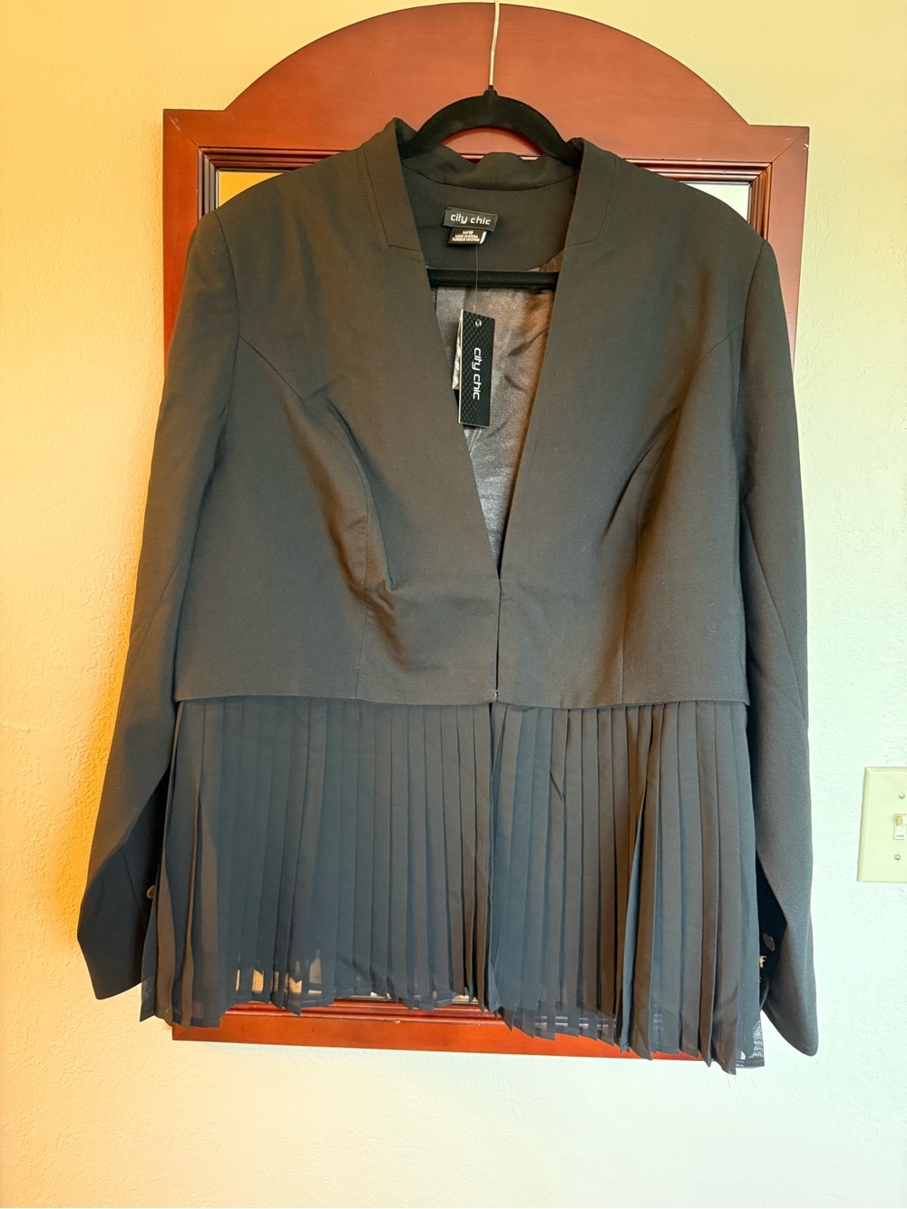 City Chic Black Pleated Hem Open-Front Blazer